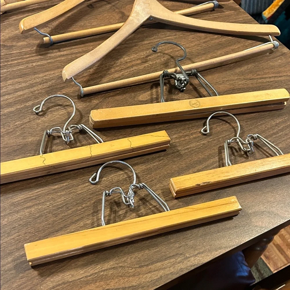 Wooden Clothes Hangers Set